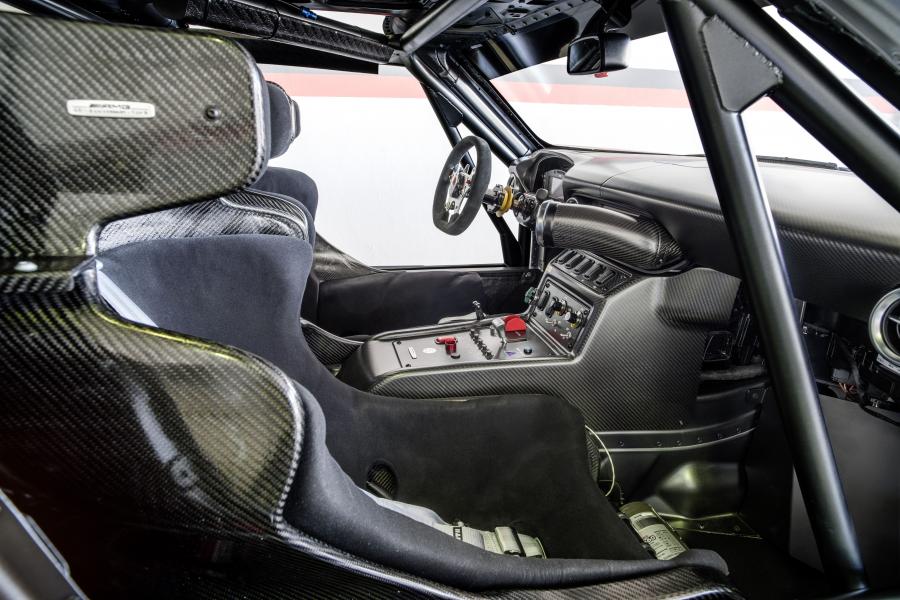  Mercedes-Benz SLS AMG GT3 45th Anniversary 2012 года  (фото 9 из 30)